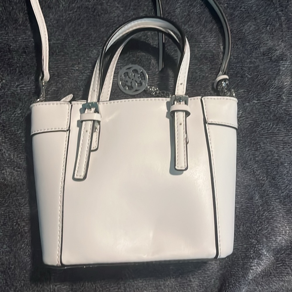 White Guess Handbag - Picture 3 of 4